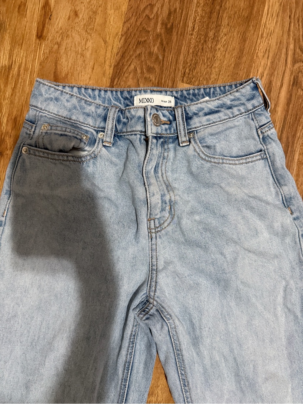 Light Wash High-Rise Straight Jeans - Picture 3 of 9